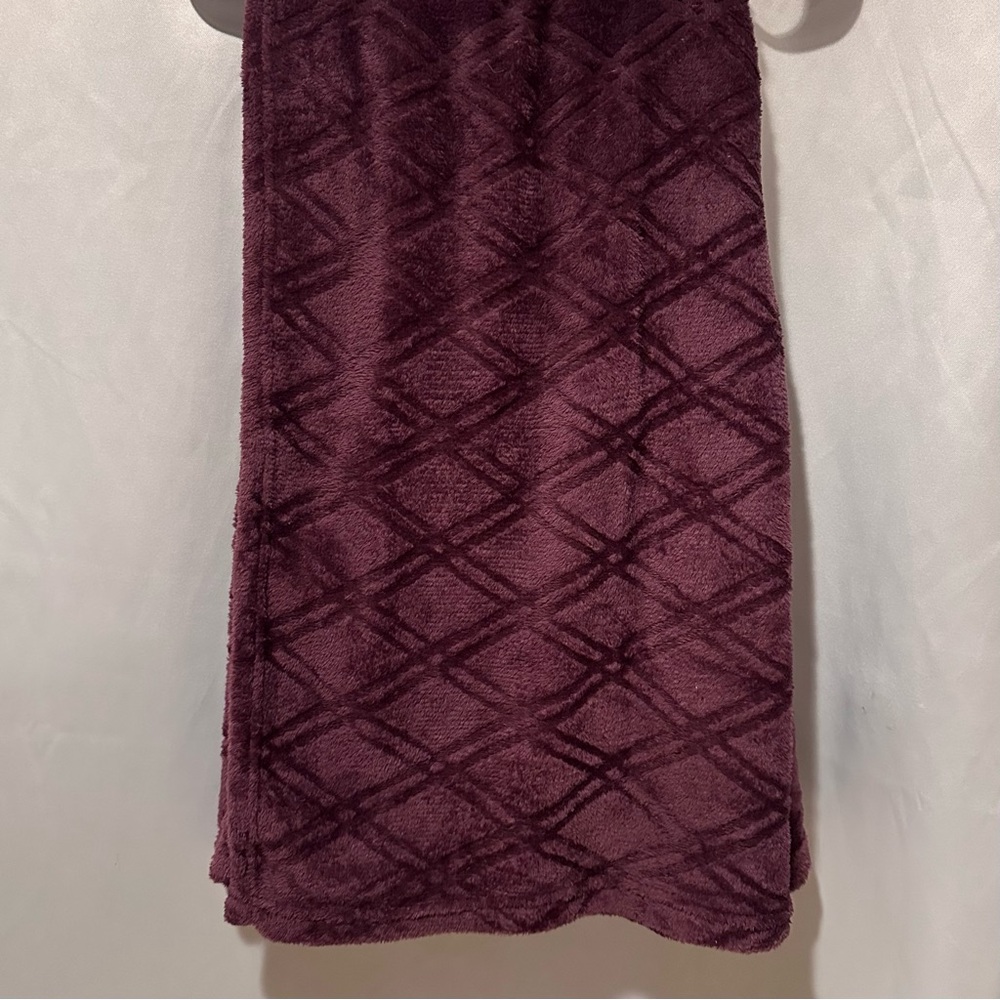 Plush Purple Geometric Throw Blanket